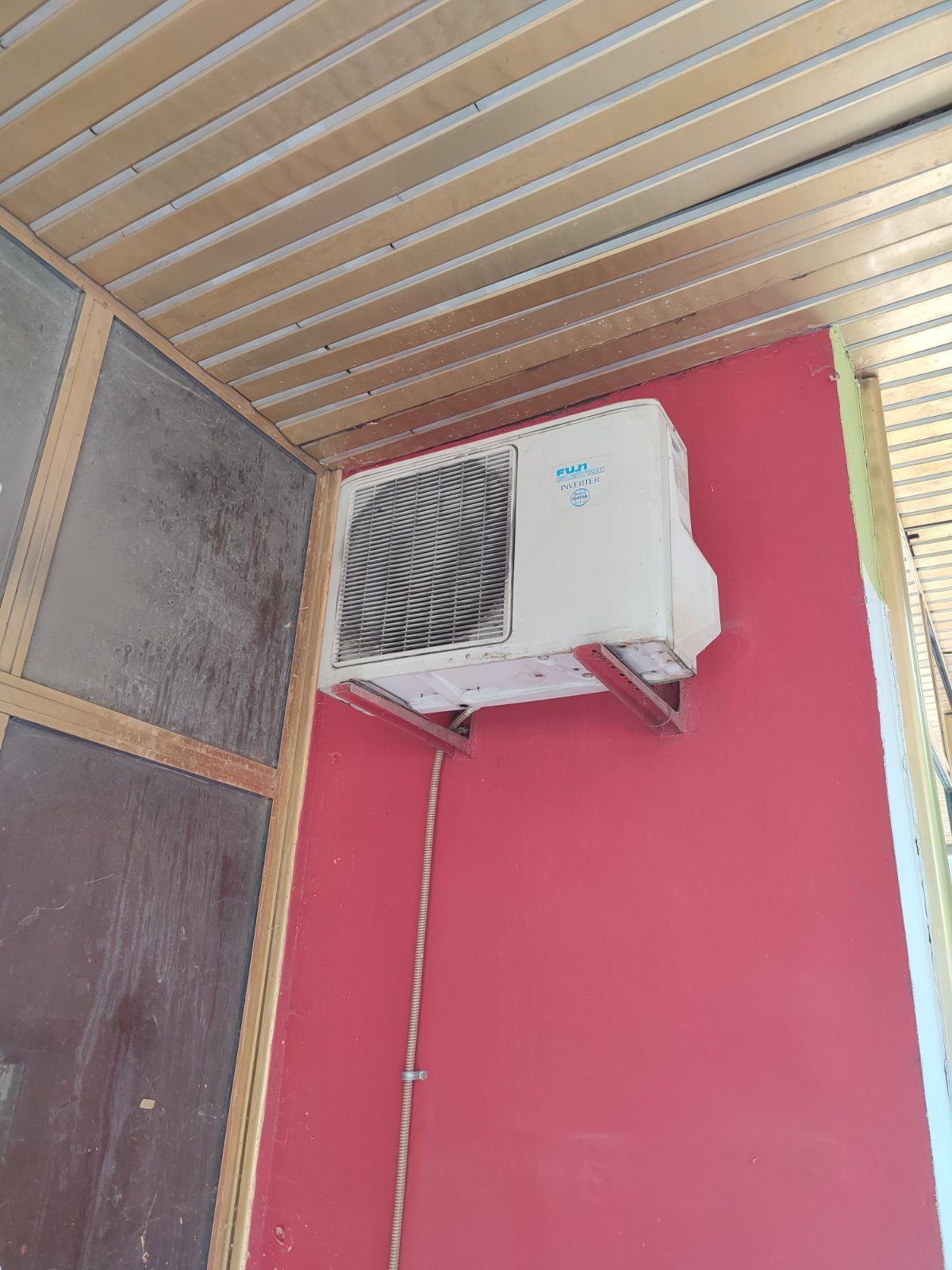 Продавам 2 бр. инверторни климатици FUJI и MIDEA