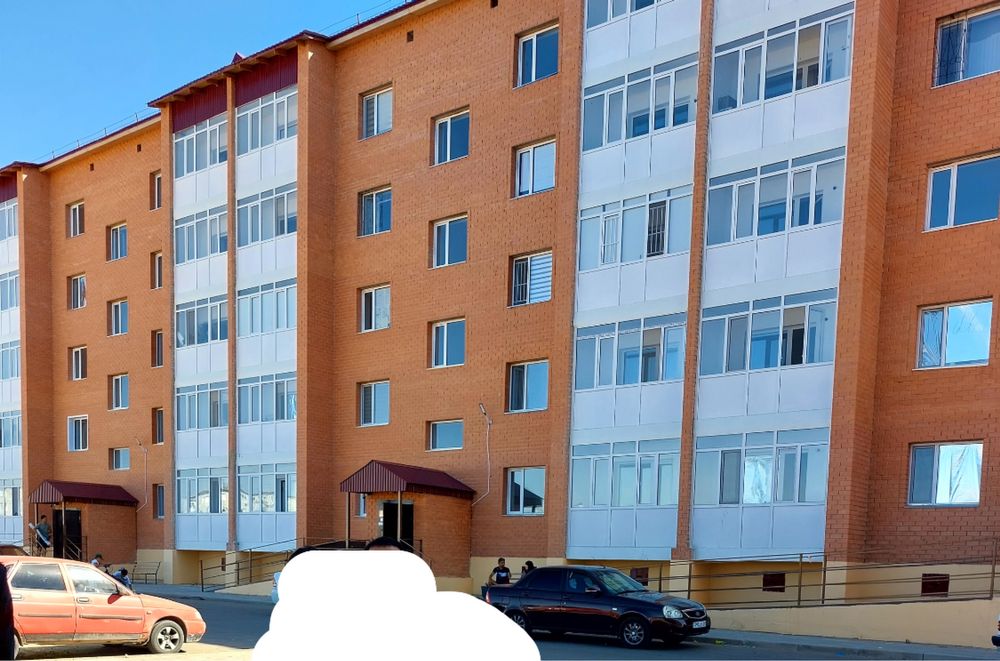 продается 2 комн квартира