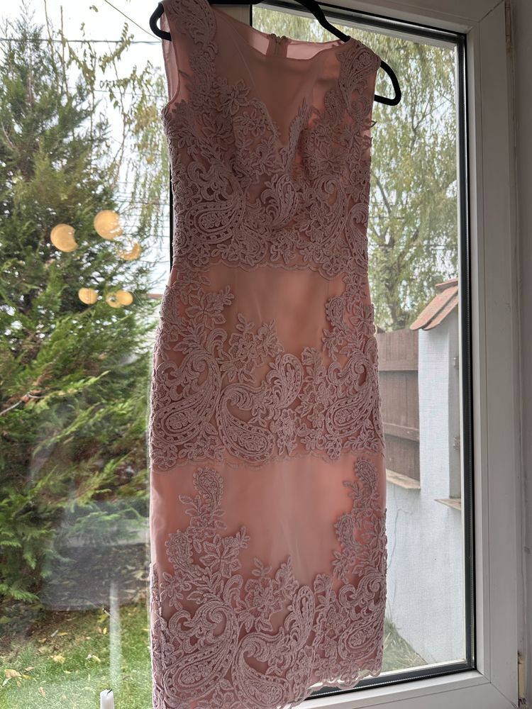 Rochie dantele nude rose