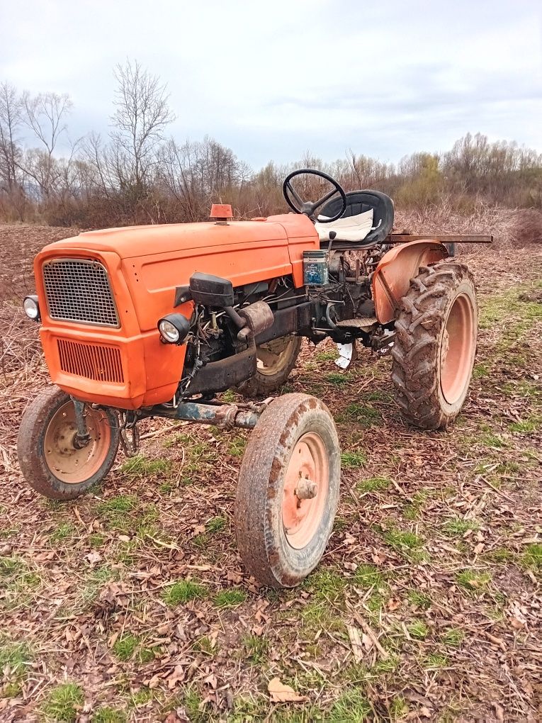 Tractor fiat 215