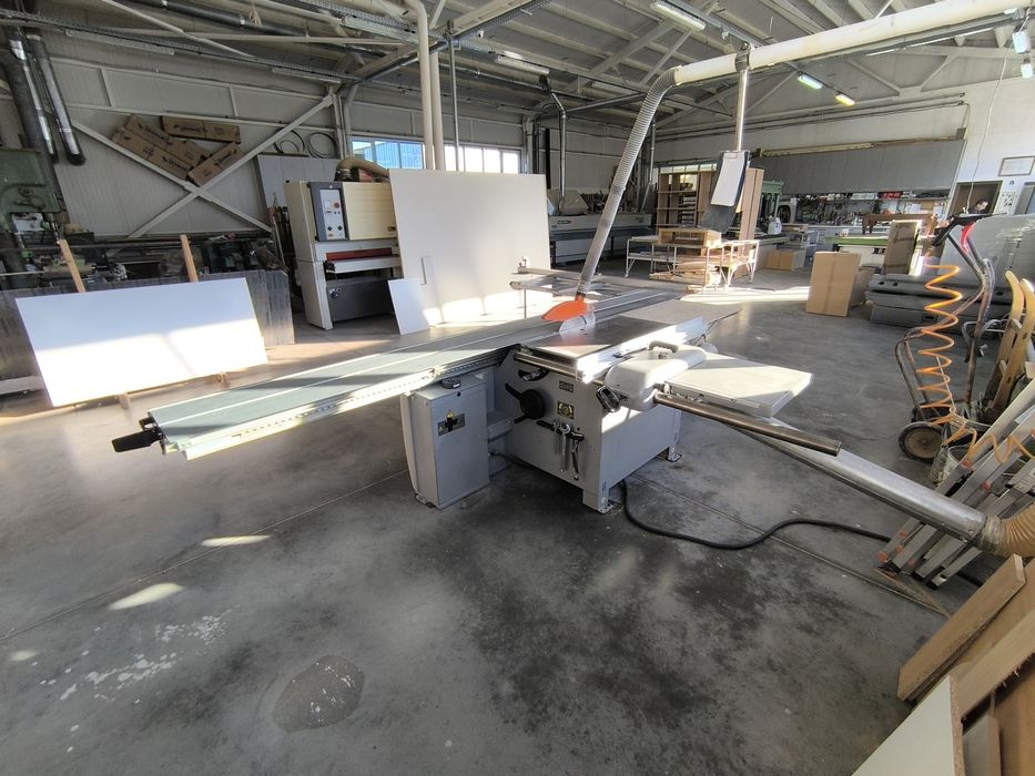 Форматно разкройващ циркуляр с подрезвач