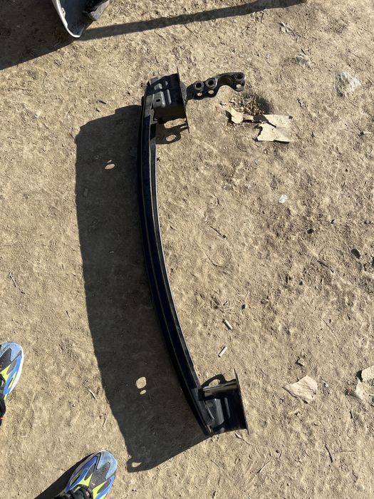 Range Rover Velar 2018 греда задна броня