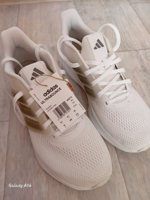 Кроссовки adidas
