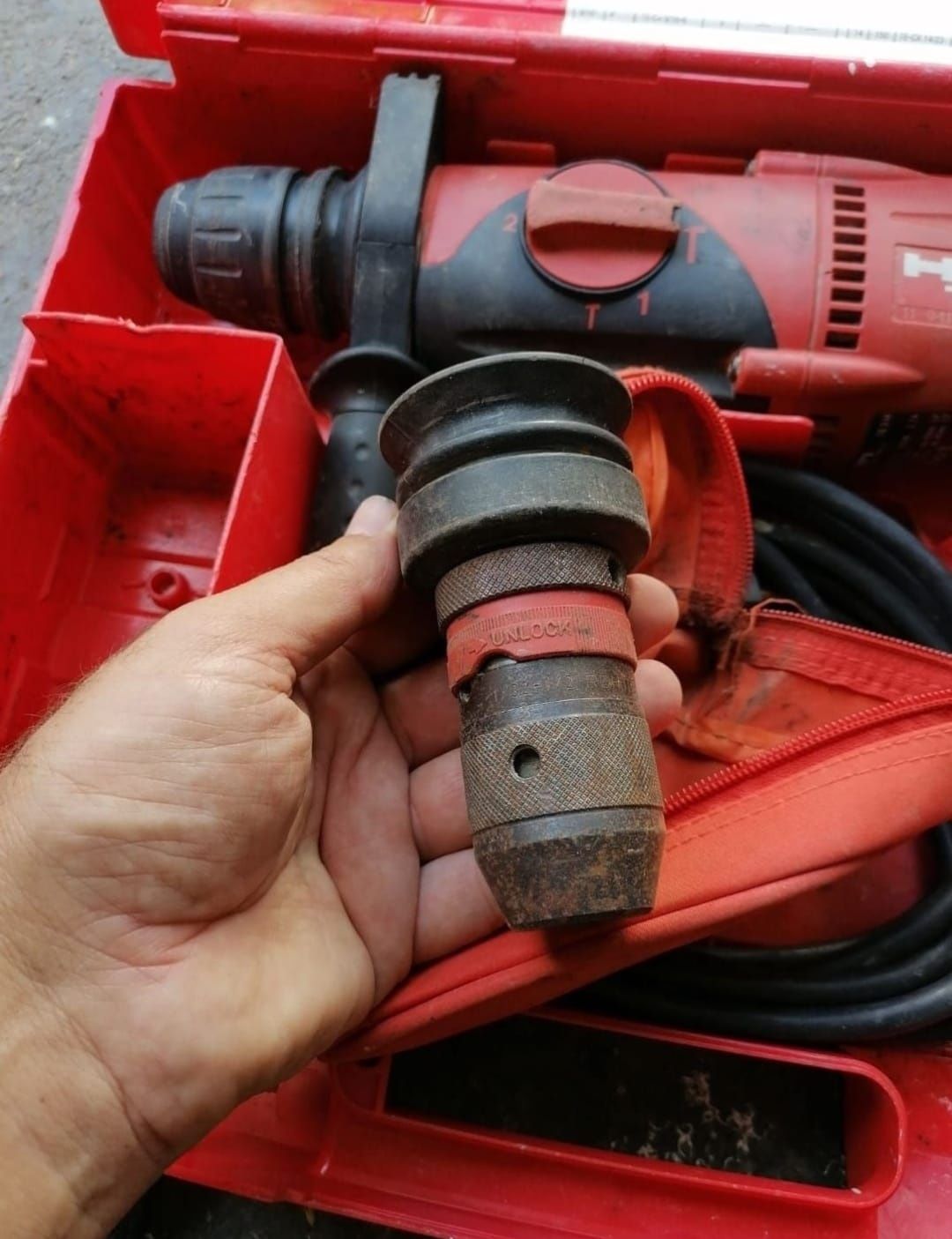 Hilti TE2M rotopercutor SDS Plus cu mandrina de schimb