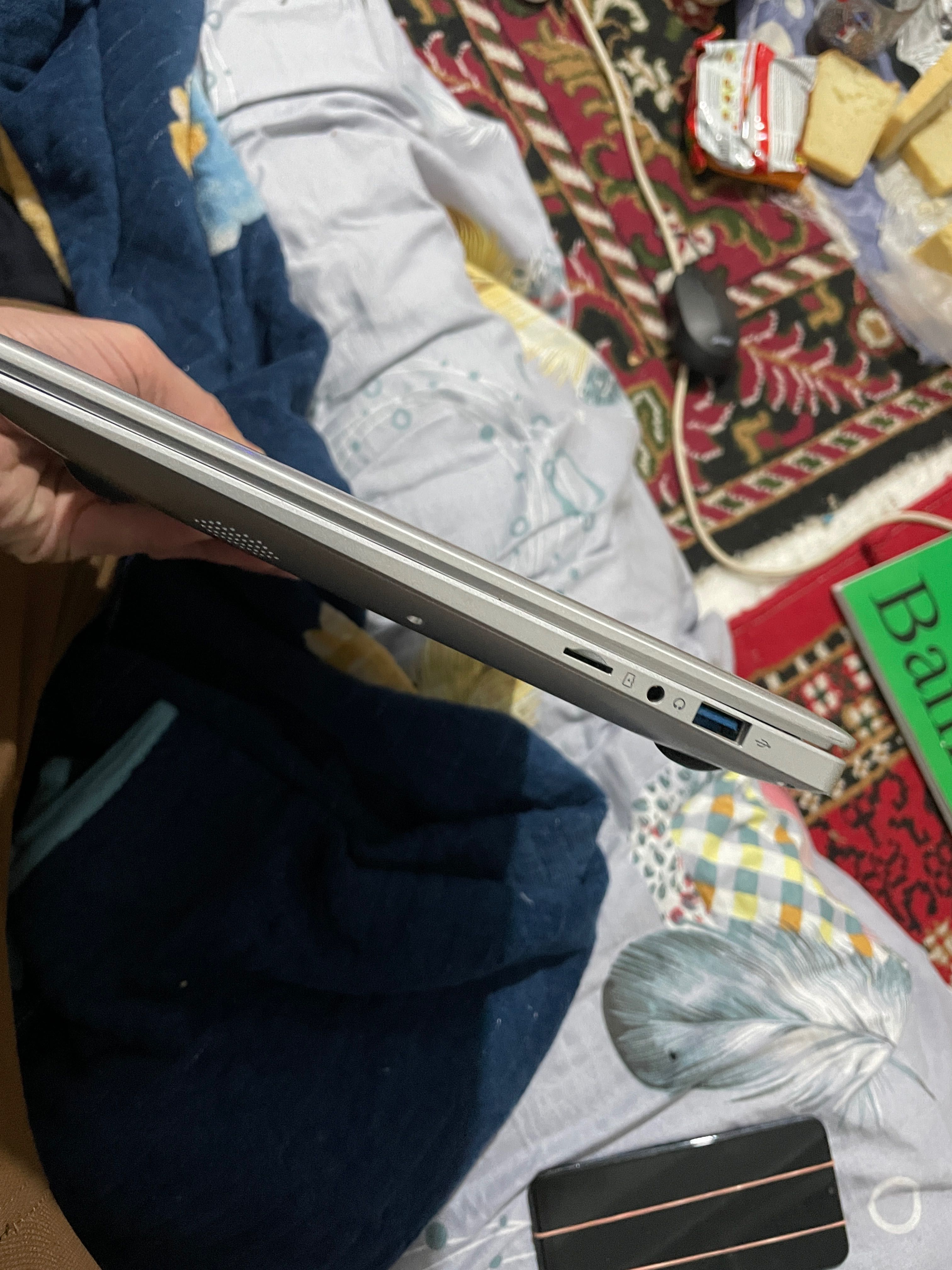 Notebook sotiladi