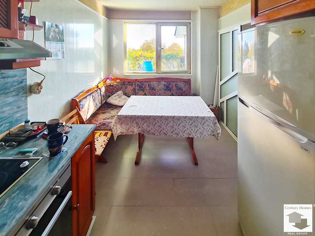 175081 Просторна двуетажна къща в с. Крамолин