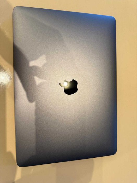 Vand MacBook air M1, ca nou