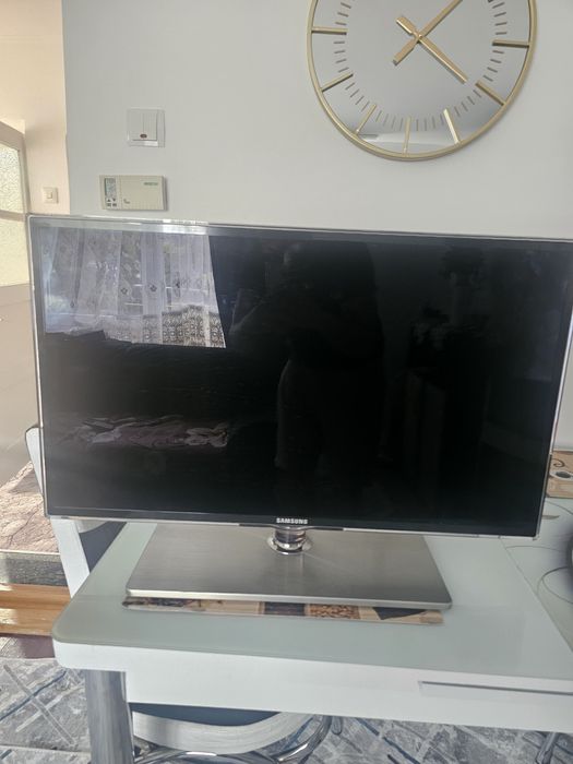 Vând smart tv samsung