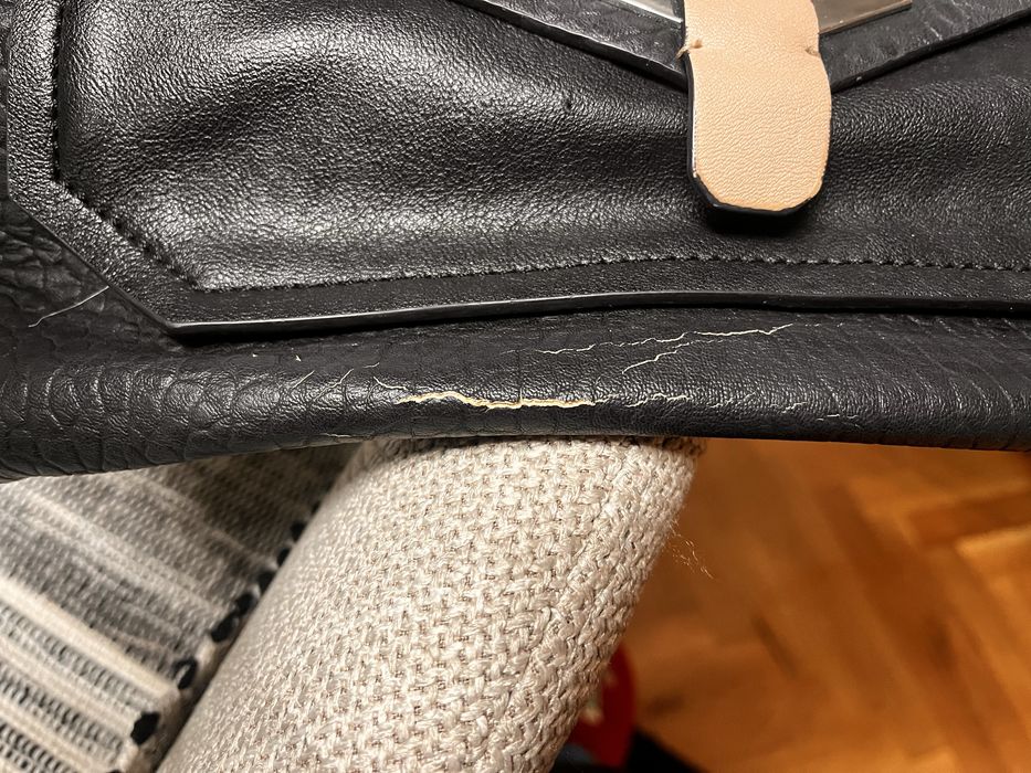 Дамска чанта Guess