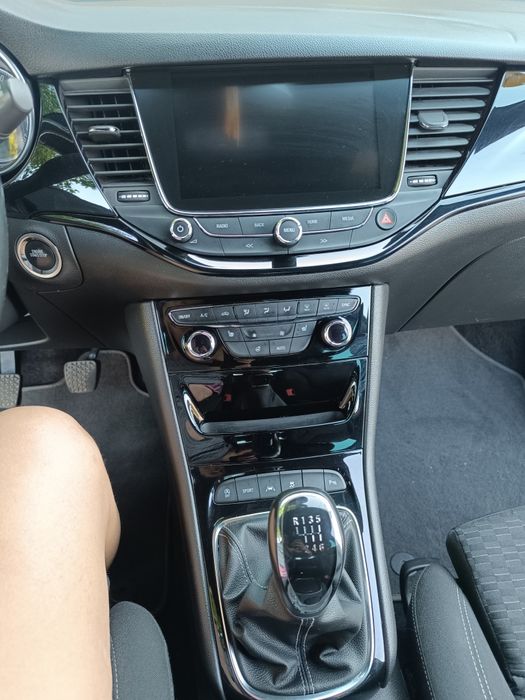 Se vinde Opel Astra K Sport Tourer + +