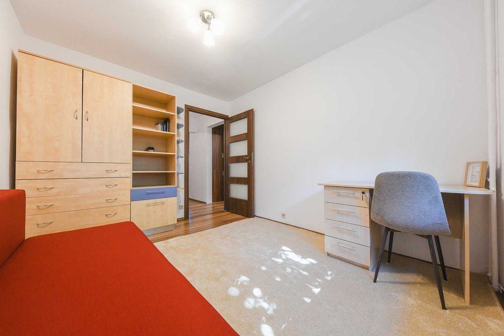 Proprietar inchiriez ap. 4 cam. decomandate cartier Cipariu-Gheorgheni