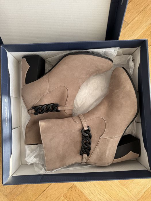 Botine cu toc marime 38 piele intoarsa noi