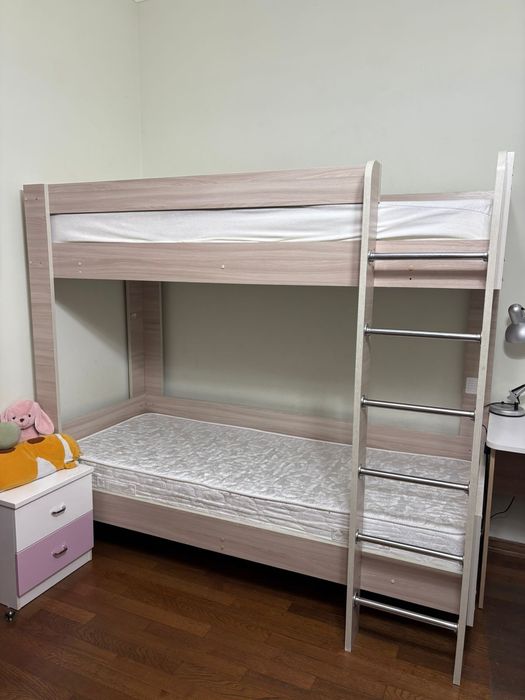 Двухъярусная кровать