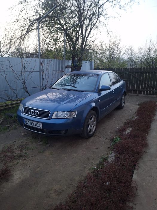 Vând audi A4 motor 1.6 !