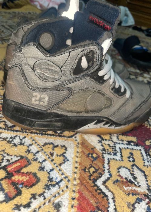 Jordan 5 off ehite