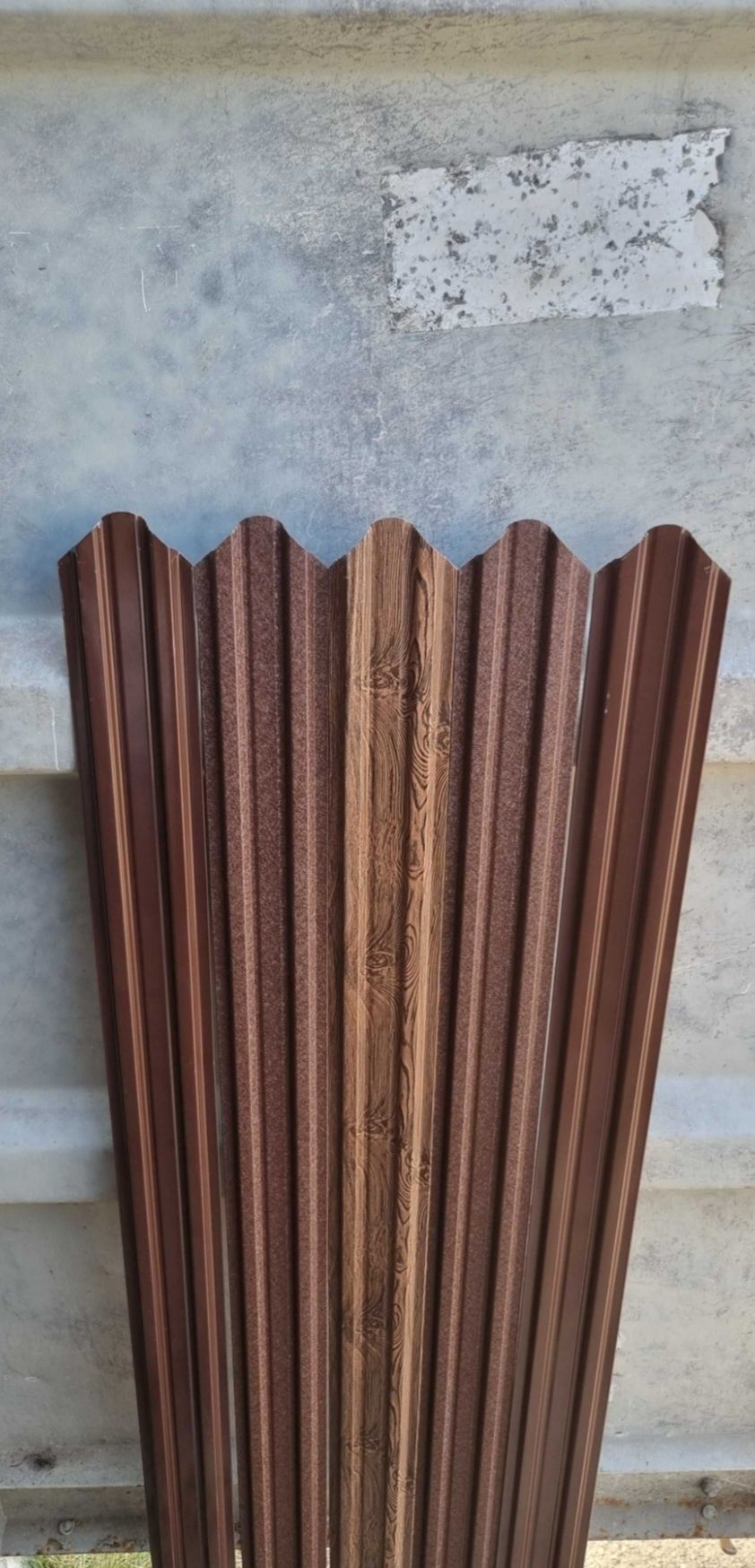 Vând șipcă metalică de gard