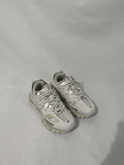 Balenciaga track 42