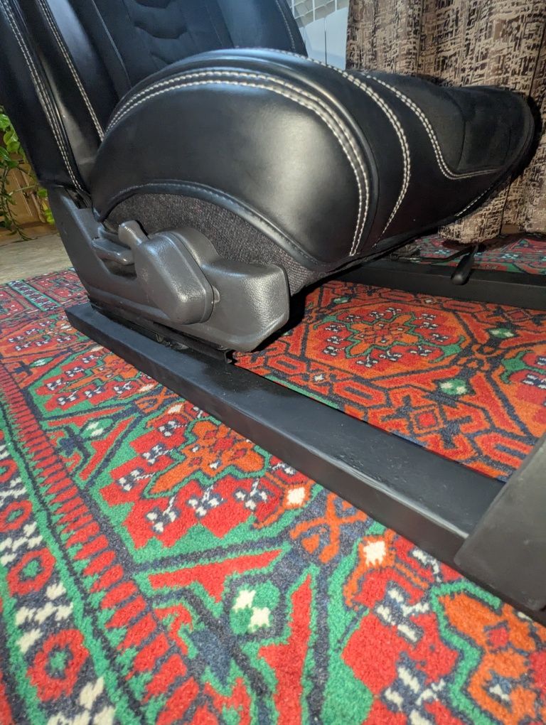 Thrustmaster T300 RS GT Edition вместе с копитом
