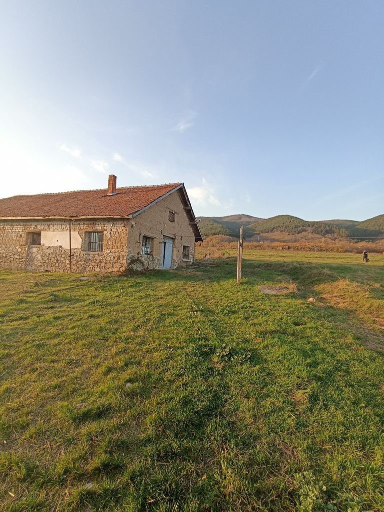 Продава се Промишлена сграда в с. Димовци, Област Стара Загора - 507 кв.м за 40 €/кв.м - Снимка #2