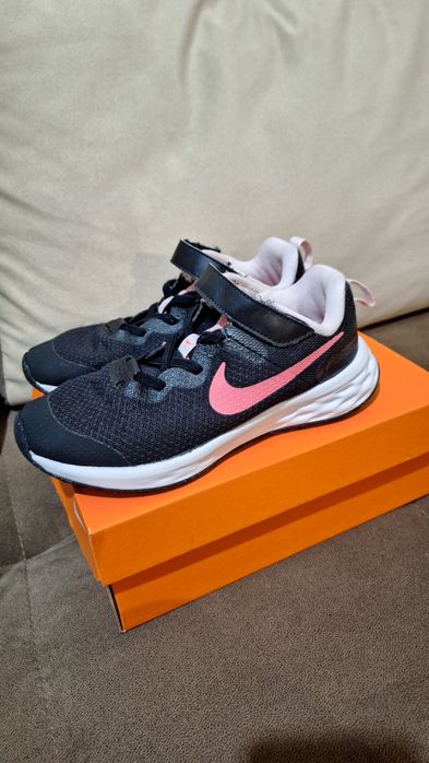Маратонки за момиче  Nike
