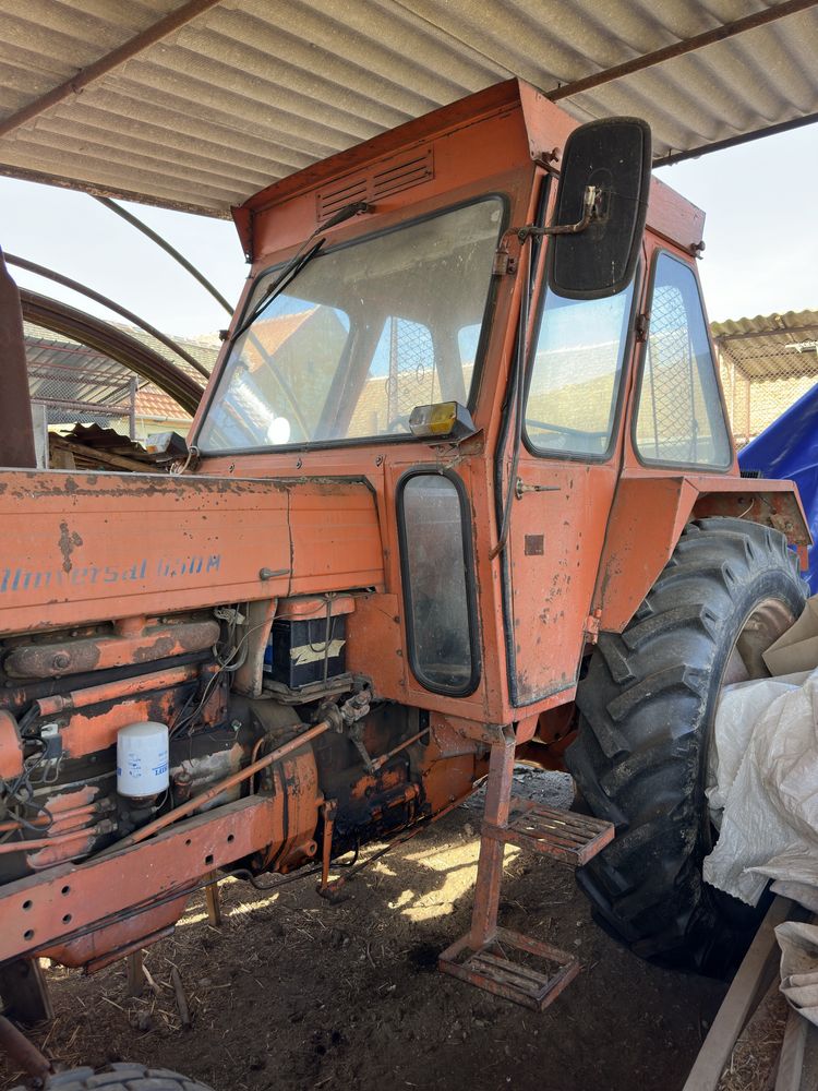 Tractor U 650 si utilaje agricole