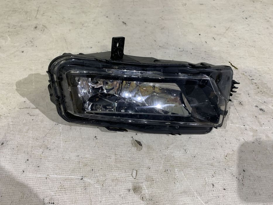 Proiector stanga VW Caddy, 2015, 2016, 2017, 2018, 2019, cod origine OE 2K5941661B.