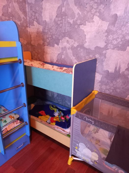 Продам мебель детскую.