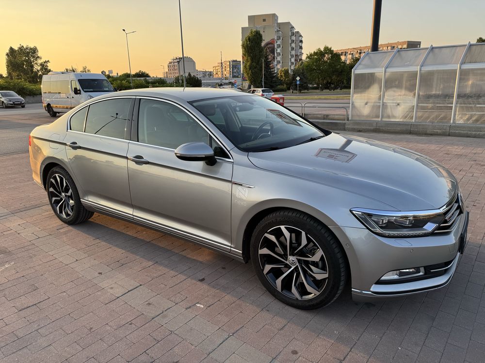 VW Passat B8 2.0 BiTDI 240кс 4x4 | Highline | DSG | Отличен | Обслужен
