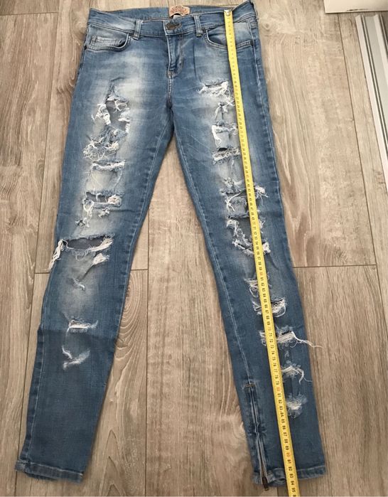 Pantaloni de jeans rupti Bershka nr.40