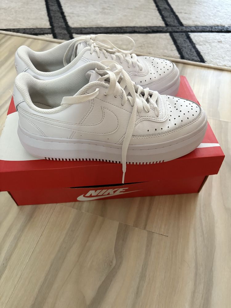 Дамски кецове NIKE