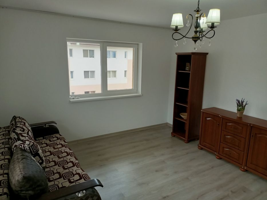 Inchiriez apartament 2 camere ,decomandat, NOU, etaj3-Subcetate