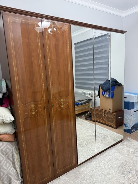 Шкаф продам большой