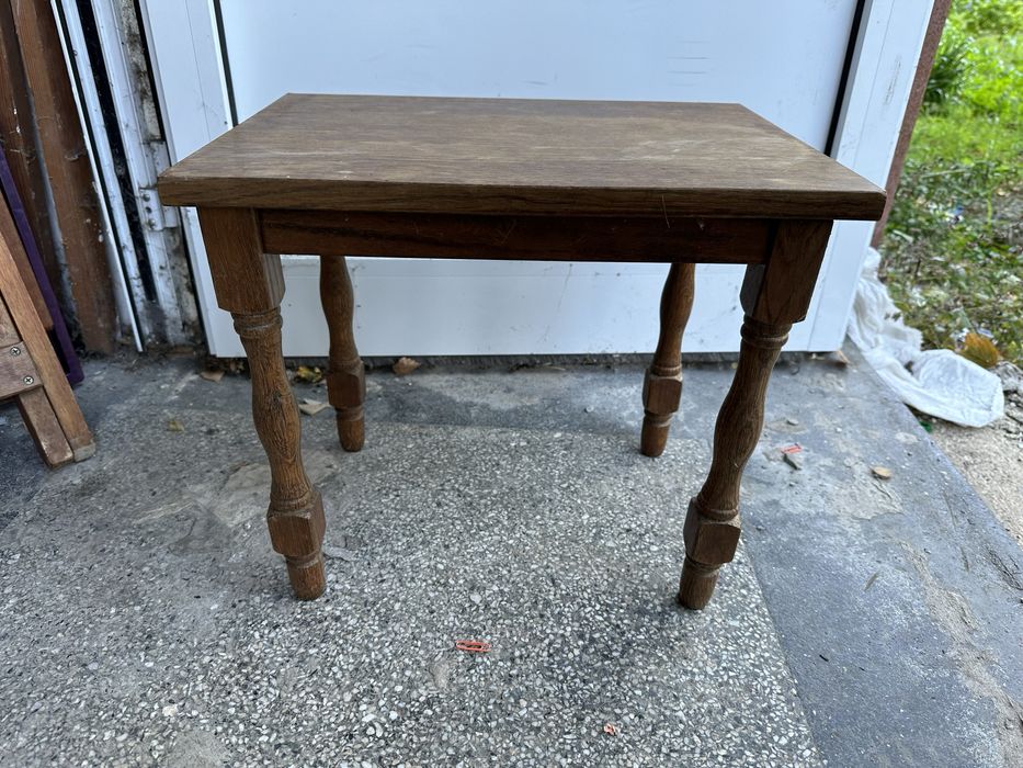 Лот дървени столчета