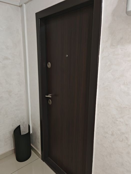 Ușă apartament produs utilizat