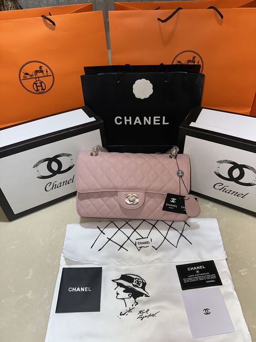 Geanta Dama Chanel 26cm Roz cu accesorii aurii