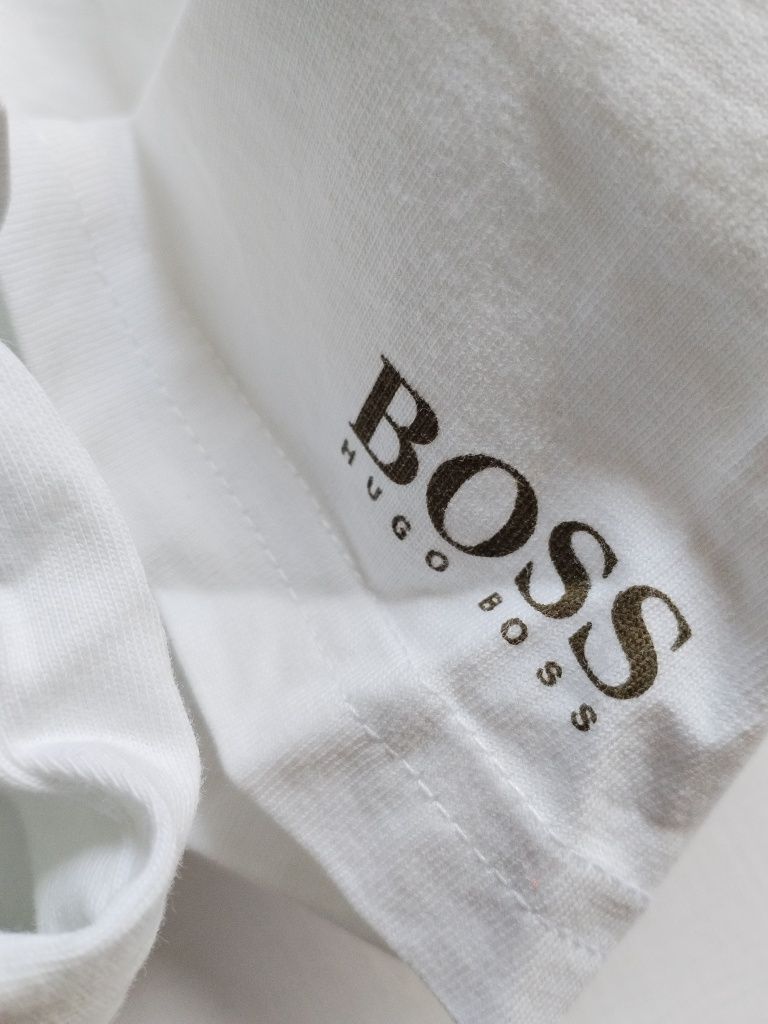 Hugo Boss -16г. М -младежка тениска