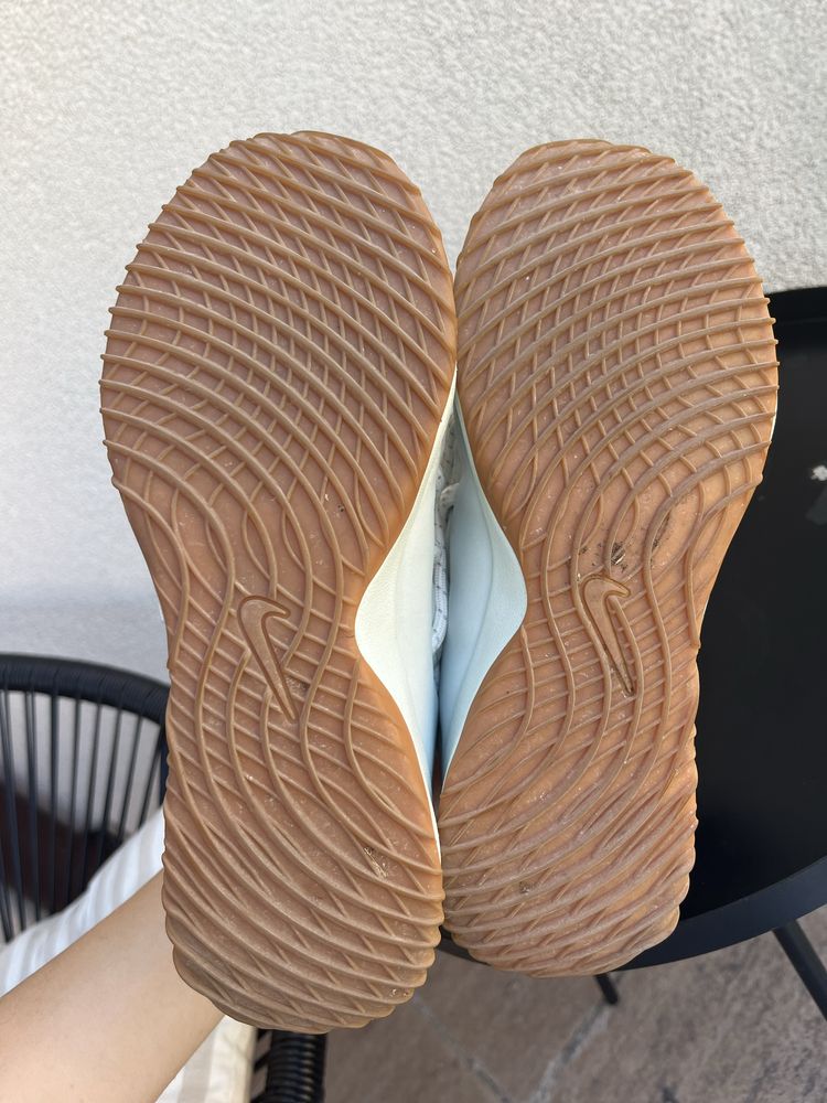 Nike маратонки 38