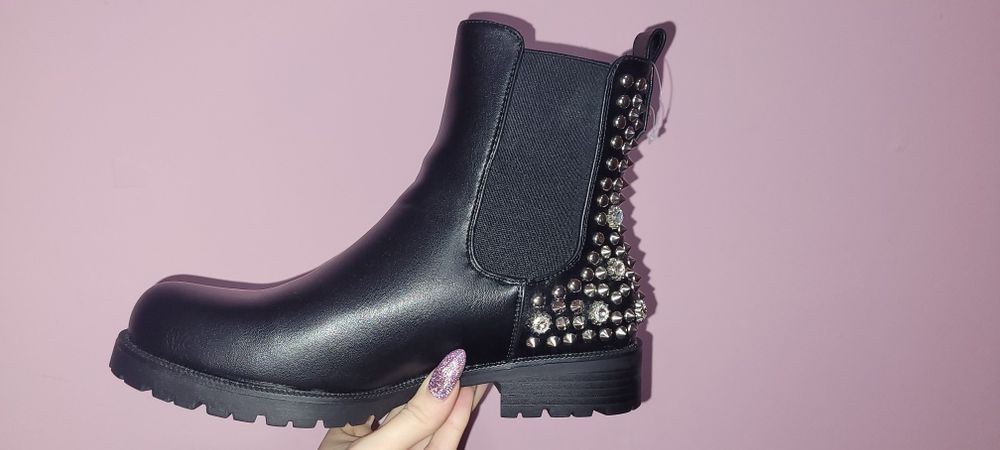 Дамски боти с камъчета