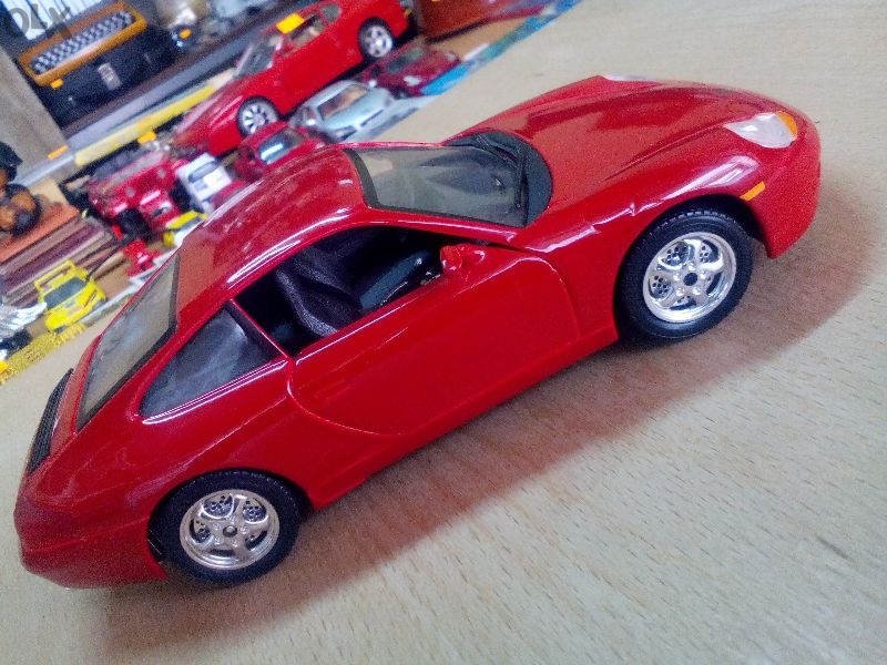 Голям Метален Модел На Porsche Carrera 911 На Burago - 1/24