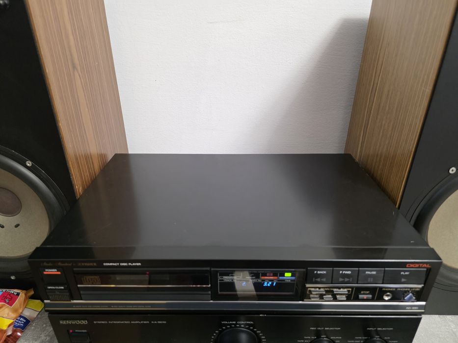 CD Player FISHER AD- 890 perfect funcțional