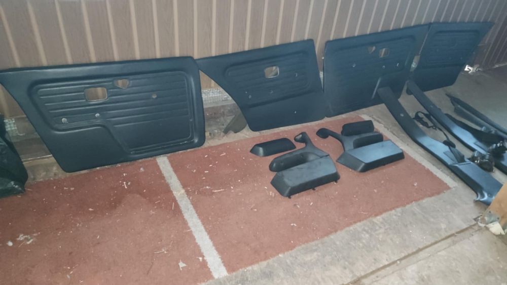 Interior piele bmw e30 Sedan Fete usi si stalpi.