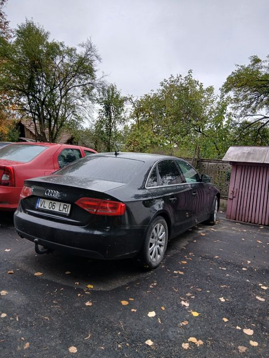 Vând Audi A4  ,B8 negru