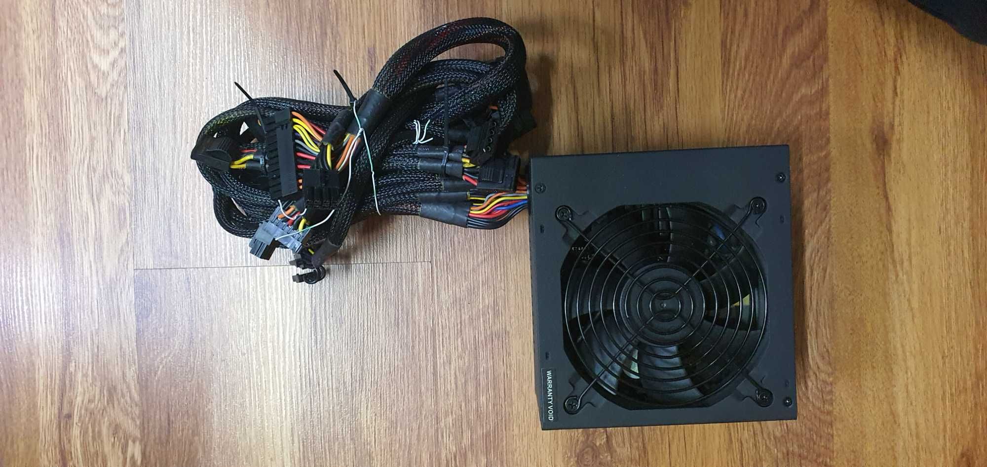 Sursa Corsair WX550W