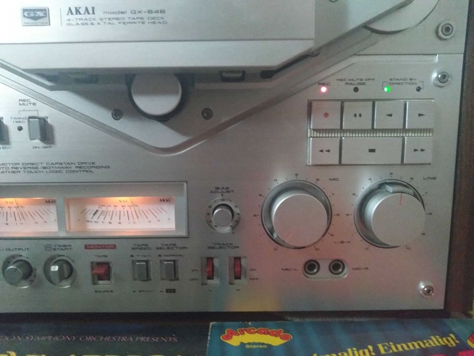AKAI GX-646  Auto Reverse/ 6-Head/cu Role si Adaptoare