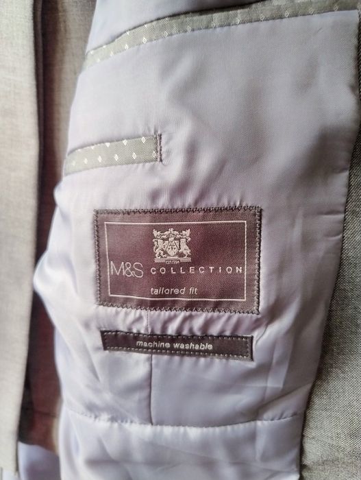 Costum cu sacou frac