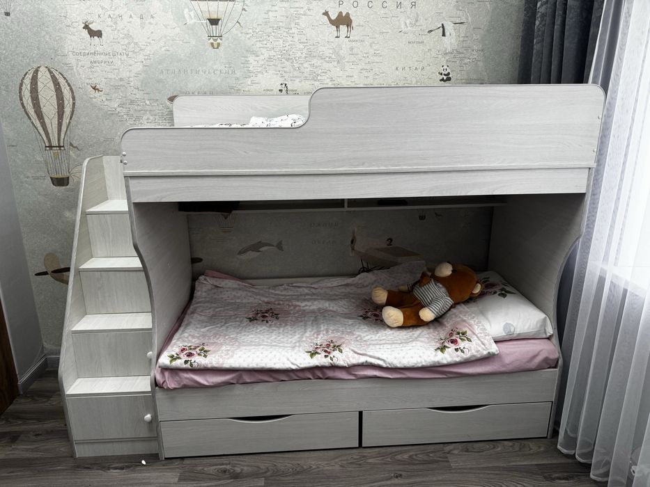 Кровать двухярусный детскии