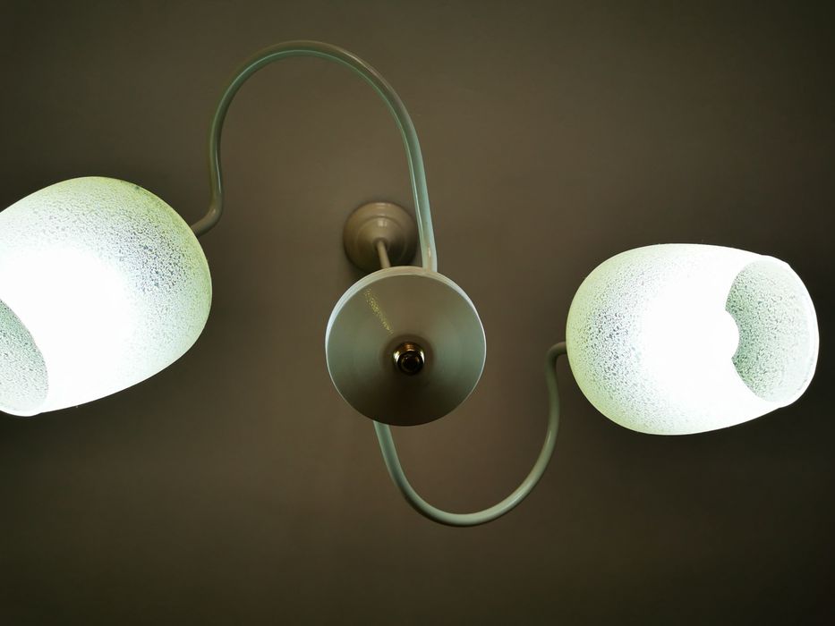 Лампа за таван с три аплика