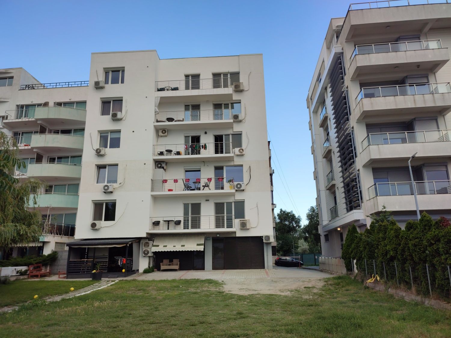 Apartament cu 3 camere și loc de parcare in Mamaia, zona Hotel Regal