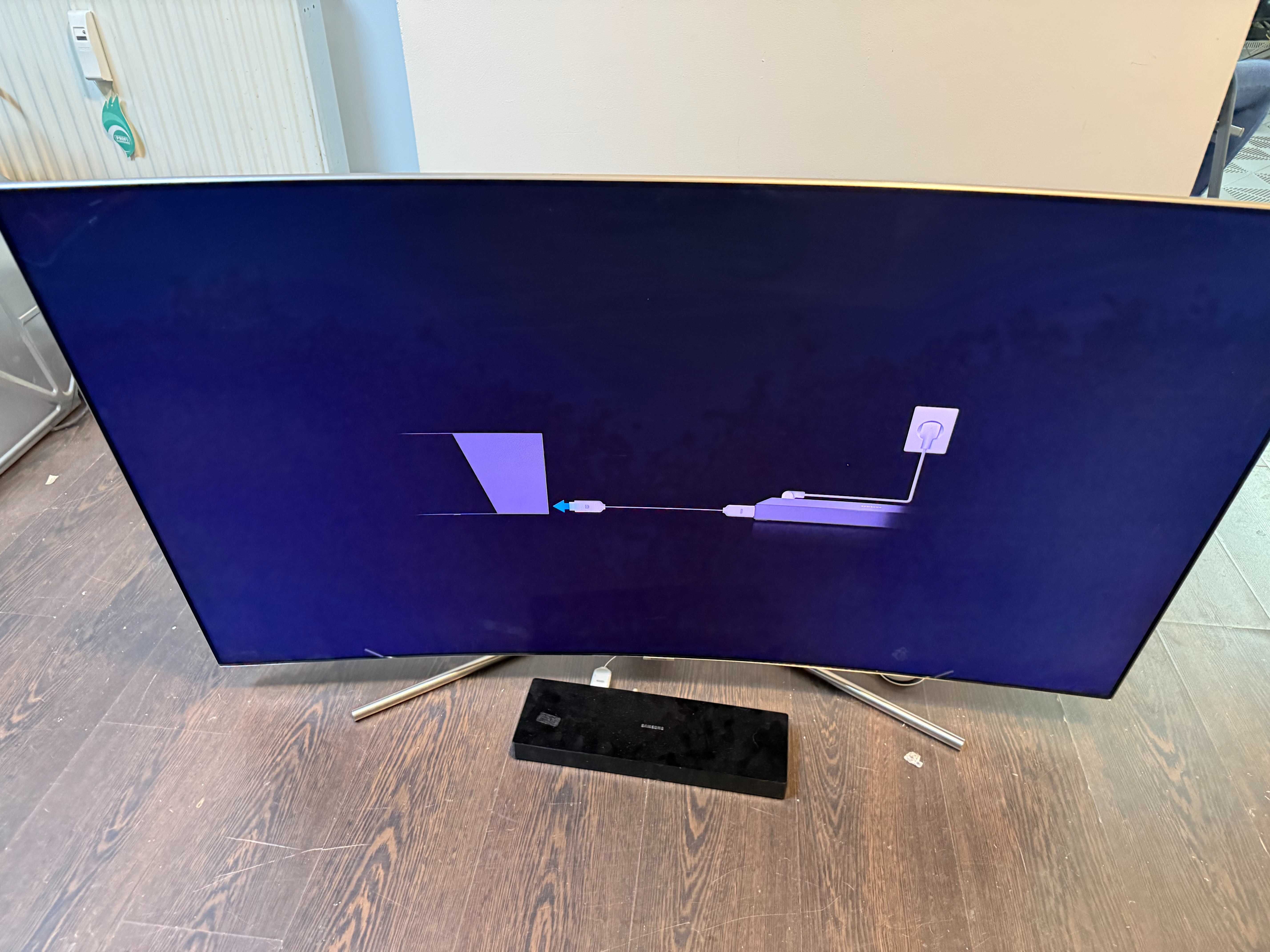TV Samsung 138cm UHD 4k Curbat - QE55Q7CAM