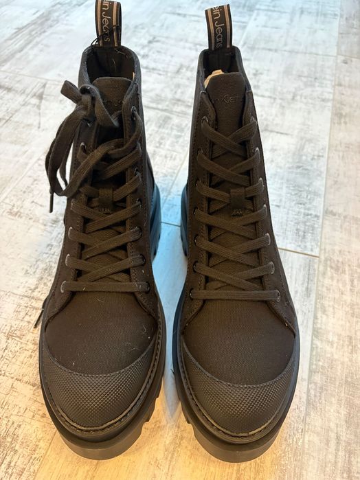 Calvin Klein боти